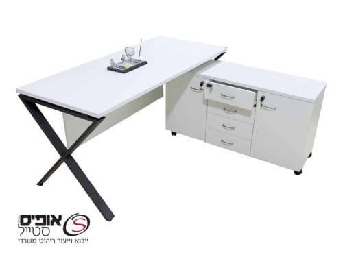 שולחן מחשב עם שלוחה ניידת .