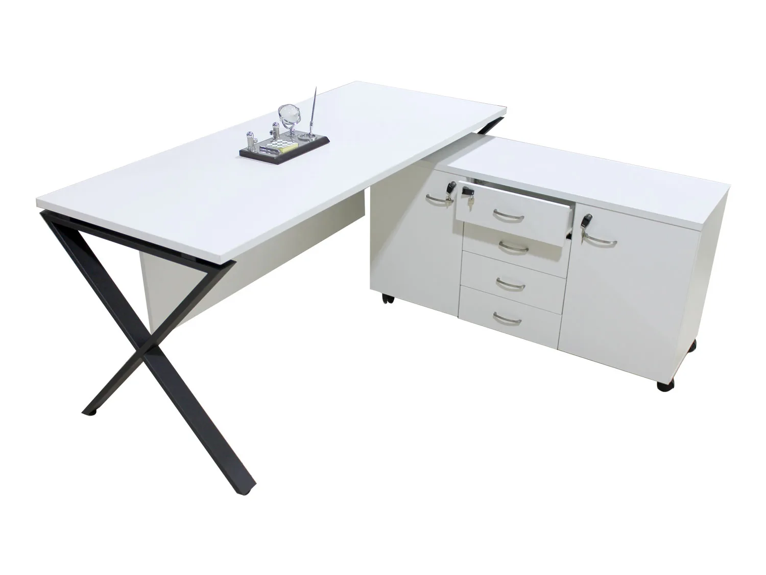 שולחנות משרדיים